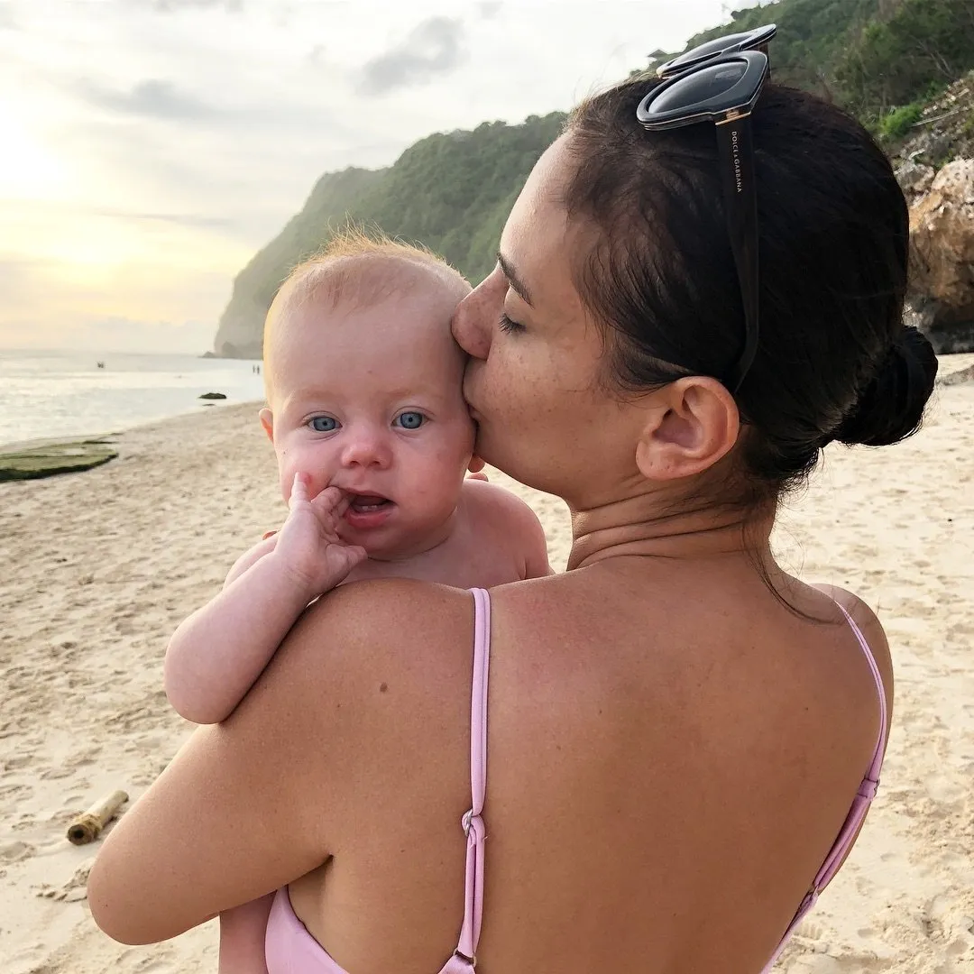Alaia Moana, Putri Marissa Nasution yang Makin Curi Perhatian. Bola Mata Birunya Bikin Gemas! 15
