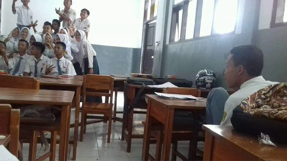 16 Adegan Absurd yang Hanya Ditemui di Kelas. Jadi Teringat Masa Nakal-Nakal Pas Masih Sekolah nih! 29