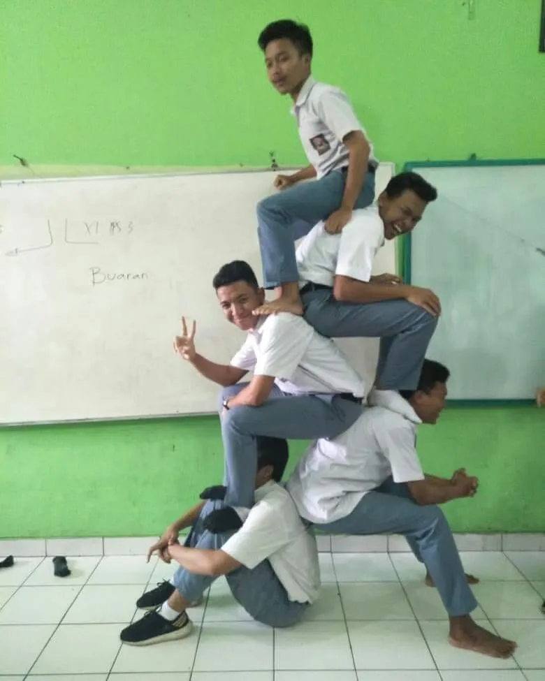 16 Adegan Absurd yang Hanya Ditemui di Kelas. Jadi Teringat Masa Nakal-Nakal Pas Masih Sekolah nih! 30