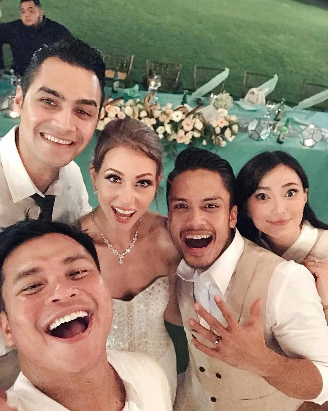Resmi Menikah, Begini Momen Sukacita Randy Pangalila dan Chelsey Frank. Nggak Perlu Nunggu Lama! 24