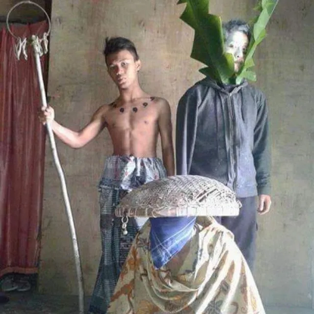 Bukannya Terlihat Kece, Cosplay Superhero ini Malah Bikin Geli dan Kocak. Yang Penting Murah Meriah~ 29
