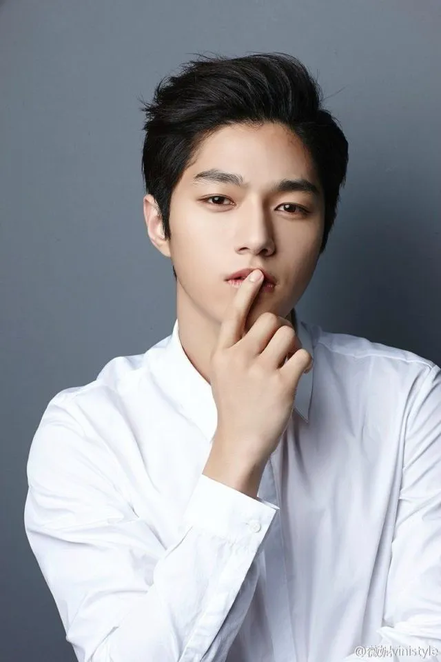 Menurut Para Ahli, 9+ Idol Kpop Ini Punya Wajah yang Sempurna Secara Matematis. Paripurna Katanya! 16