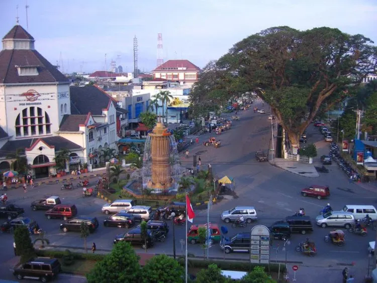 Daftar 12 Kota yang Mendapat Predikat Paling Kotor di Indonesia. Kamu Tinggal di Sana Nggak Nih? 5