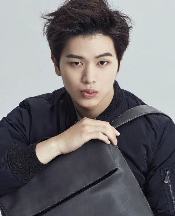 Menurut Para Ahli, 9+ Idol Kpop Ini Punya Wajah yang Sempurna Secara Matematis. Paripurna Katanya! 17