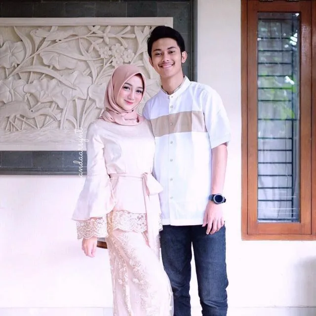 Intip 10 Gaya Busana Pasangan Seleb Saat Bersama. Bisa Jadi Panduan Tampil Serasi dengan si Dia 20