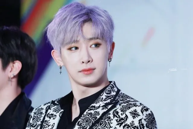 10+ Ide Make-up Cowok Para Bintang K-Pop Ini Sukses Bikin Para Fansnya Menggila. Sampai Banyak Tutorialnya Juga~ 16