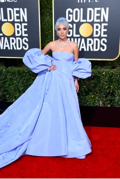 Parade 15 Potret Busana Aktris Hollywood di Karpet Merah Ajang Golden Globes 2019 17