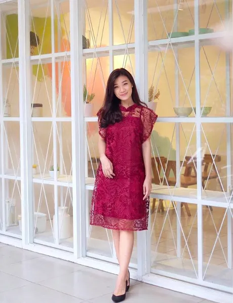 9 Inspirasi Busana Cheongsam Model Loose Dress yang Longgar. Aman Buat Perut yang Melebar! 12