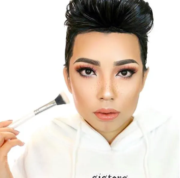 Dari Kepala Terbalik, Seleb Beken Sampai Jadi Cowok, 12 Transformasi Beauty Vlogger Ini Kebangetan Kerennya 14