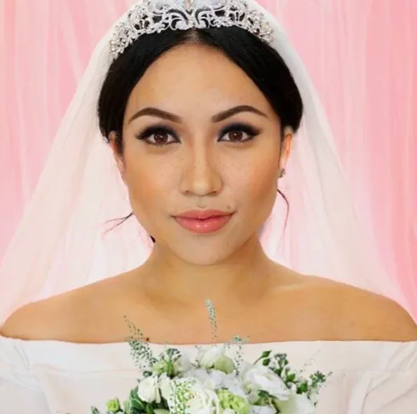 Dari Kepala Terbalik, Seleb Beken Sampai Jadi Cowok, 12 Transformasi Beauty Vlogger Ini Kebangetan Kerennya 20