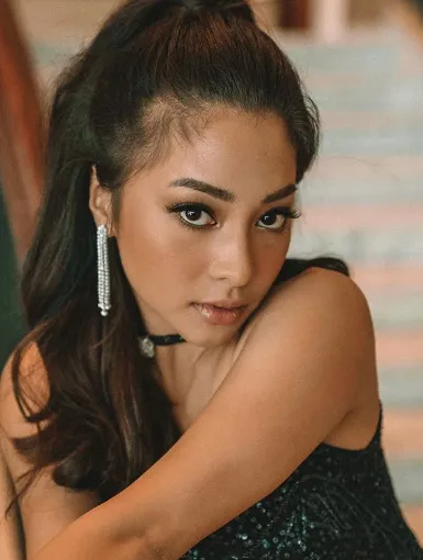 10 Nominasi Artis 'Bermuka Boros' Ini Bakal Bikin Kamu Kaget. Padahal Mereka Cantik-Cantik, Lho 15