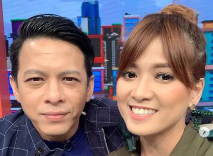Chika Jessica Sukses Bikin Ariel ‘Noah’ Berpose Seperti Ini; Padahal Biasanya Jaim, Lho!