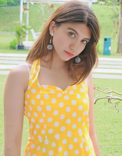10 Nominasi Artis 'Bermuka Boros' Ini Bakal Bikin Kamu Kaget. Padahal Mereka Cantik-Cantik, Lho 20
