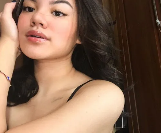 10 Nominasi Artis 'Bermuka Boros' Ini Bakal Bikin Kamu Kaget. Padahal Mereka Cantik-Cantik, Lho 12