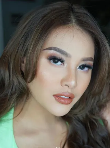 10 Nominasi Artis 'Bermuka Boros' Ini Bakal Bikin Kamu Kaget. Padahal Mereka Cantik-Cantik, Lho 13
