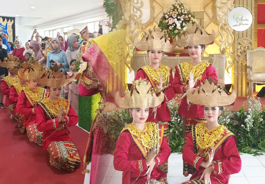 Makna Sakral di Balik Tarian Pengantin dalam 6 Pernikahan Adat Indonesia. Sudah Tahu? 10