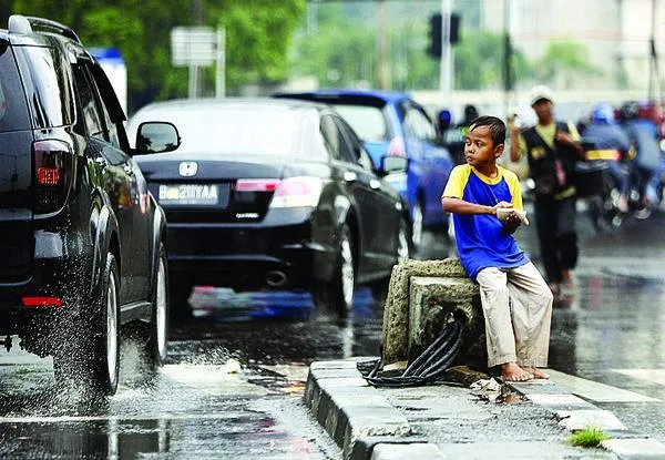 Bikin Mewek Bahagia, Cara Bu Risma Ngobrol sama Calon Anak Angkatnya ini Bikin Perasaan Nano-Nano 3