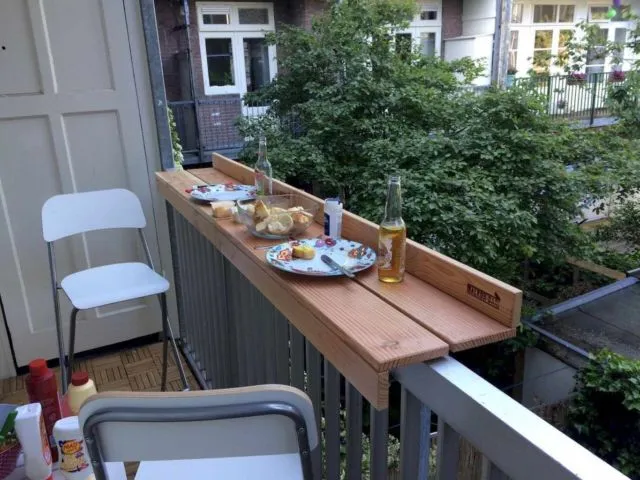 11 Penataan Balkon Rumah Minimalis yang Nyaman buat Leyeh-leyeh Cantik 14
