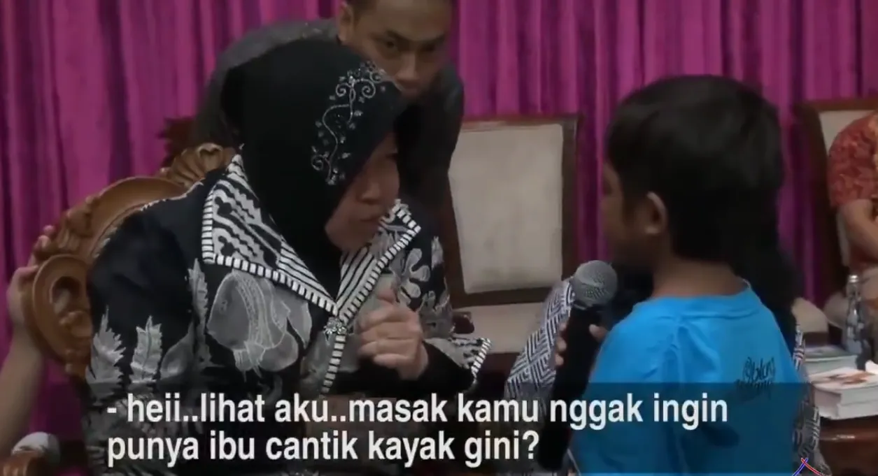 Bikin Mewek Bahagia, Cara Bu Risma Ngobrol sama Calon Anak Angkatnya ini Bikin Perasaan Nano-Nano 4