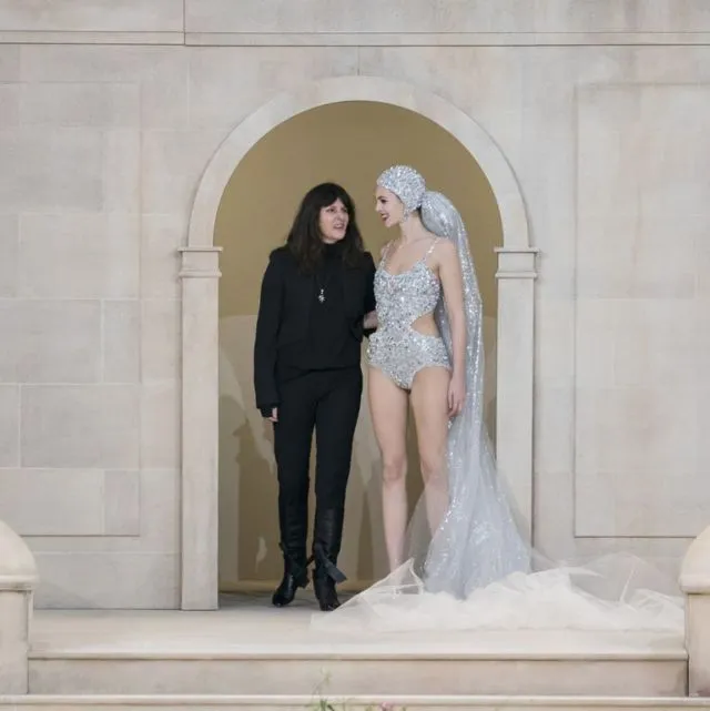Rilis 'Gaun Bikini' Pengantin di Haute Couture Paris, Rumah Mode Chanel Banyak Mendapat Pujian. Kayak Apa Sih? 12