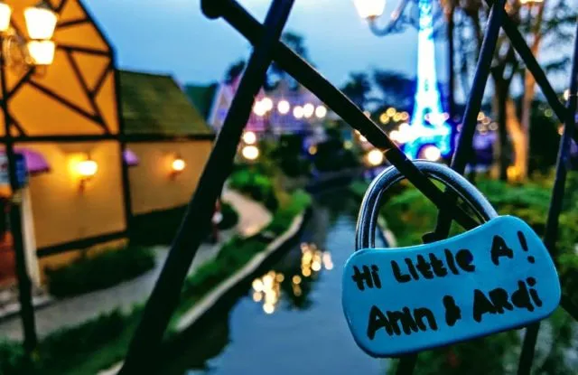 Kampung Eropa Devoyage, Destinasi Instagramable dengen 150 Spot Selfie di Bogor. Yuk Liburan ke Sana! 16