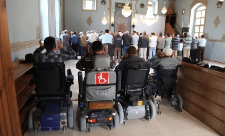 Karena Kursi Rodanya Kotor, Satpam Larang Difabel Masuk Masijd. Miris Sih, Tapi Baca Dulu Faktanya 5