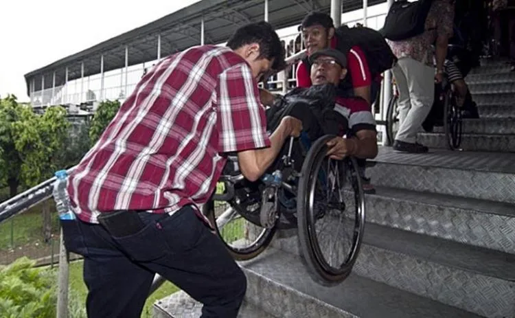 Karena Kursi Rodanya Kotor, Satpam Larang Difabel Masuk Masijd. Miris Sih, Tapi Baca Dulu Faktanya 6