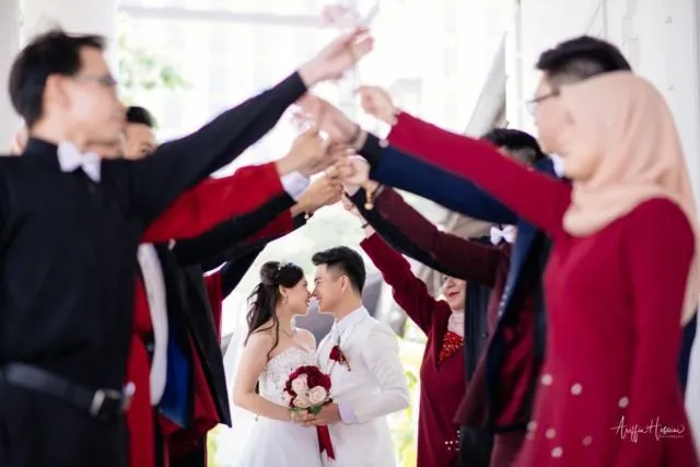 Indahnya Perbedaan, Viralnya Foto Pernikahan di Gereja Bersama Semua Bridesmaid Berhijab di Malaysia Ini Tuai Pujian 9