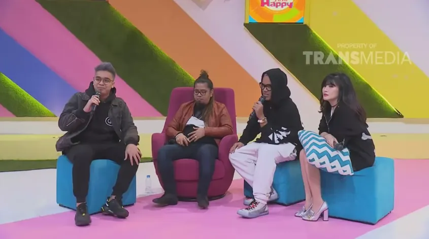 Host 'Pagi-Pagi Pasti Happy' Tonjok-tonjokkan Saat Live, KPI Didesak Lebih Tegas Bertindak! 4