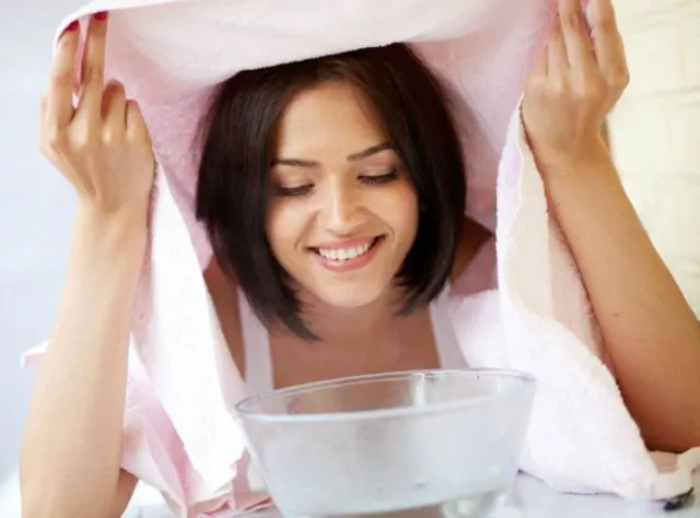 6 Bahan Pengganti Cairan Pembersih yang Tokcer Hapus Sisa Makeup. Masukkan ke Tas Segera! 11