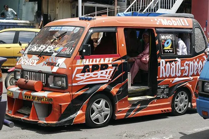 Serasa Piknik, Coba deh Naik Angkot Lagi dan Temukan 12 Fitur Uniknya Seperti ini. Asyik Banget! 13
