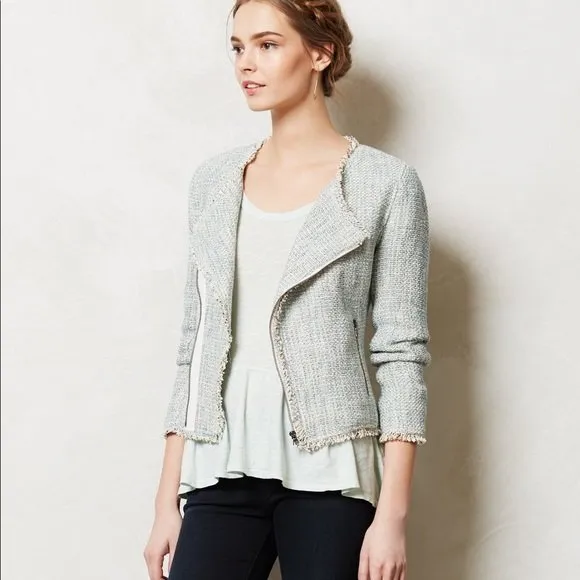 Yuk Ngantor atau Ngampus dengan 11 Ide Padu Padan Tweed Blazer Ini! Klasiknya Dapat, Elegan Sudah Pasti 17