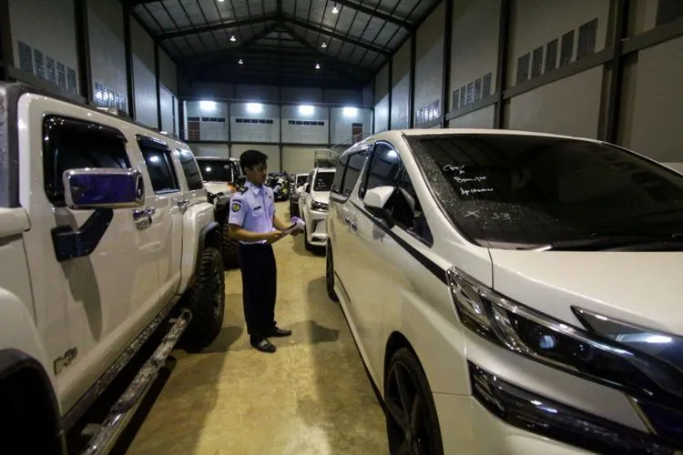 Identitas Warga Miskin Jadi Sasaran Penunggak Pajak Mobil Mewah. Mereka Ditagih Pajak Jutaan Rupiah 7