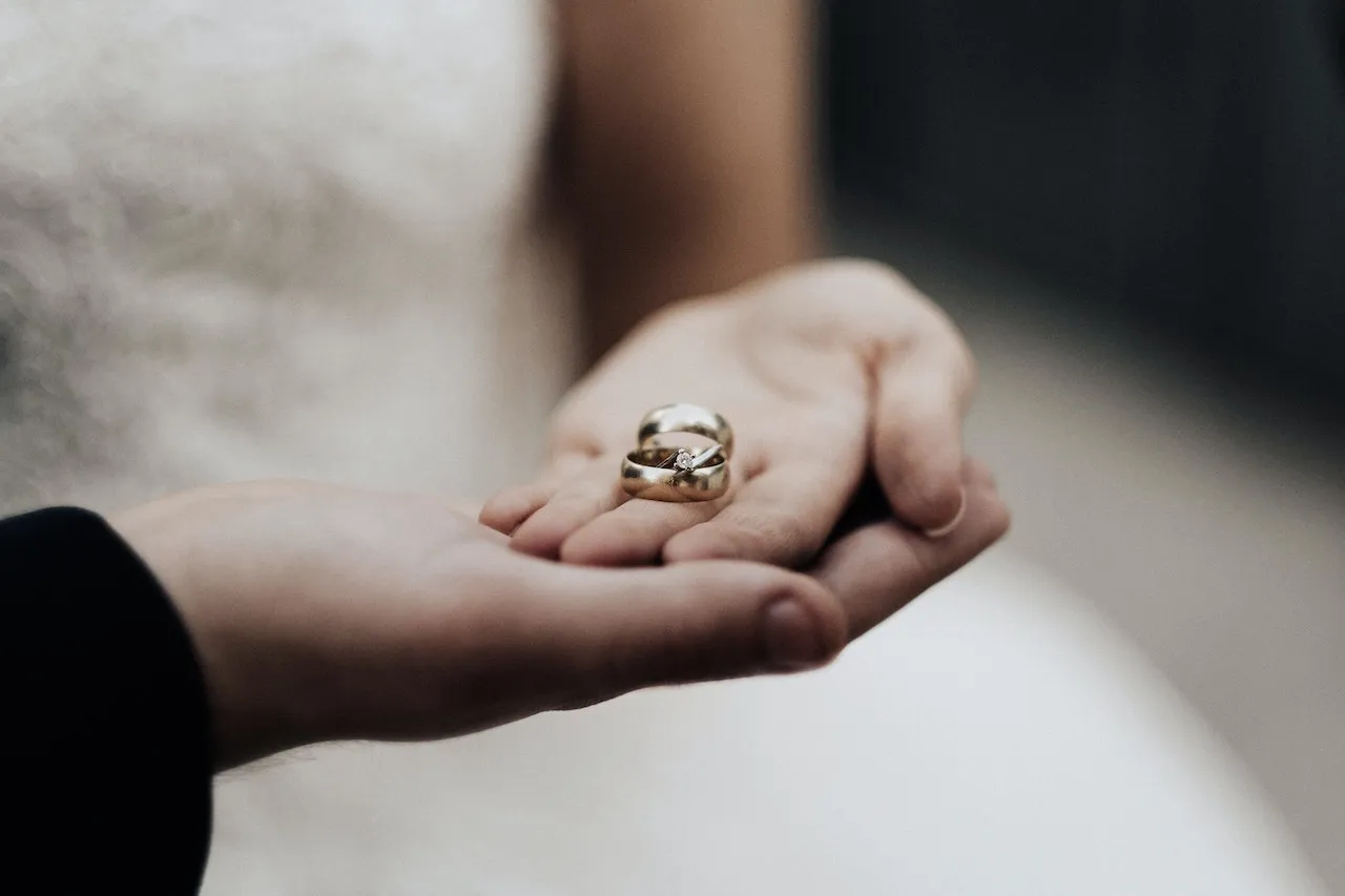 Karena Dipakai Seumur Hidup, Cincin Pernikahan Emas Harus Dirawat dengan 4 Cara Ini 5