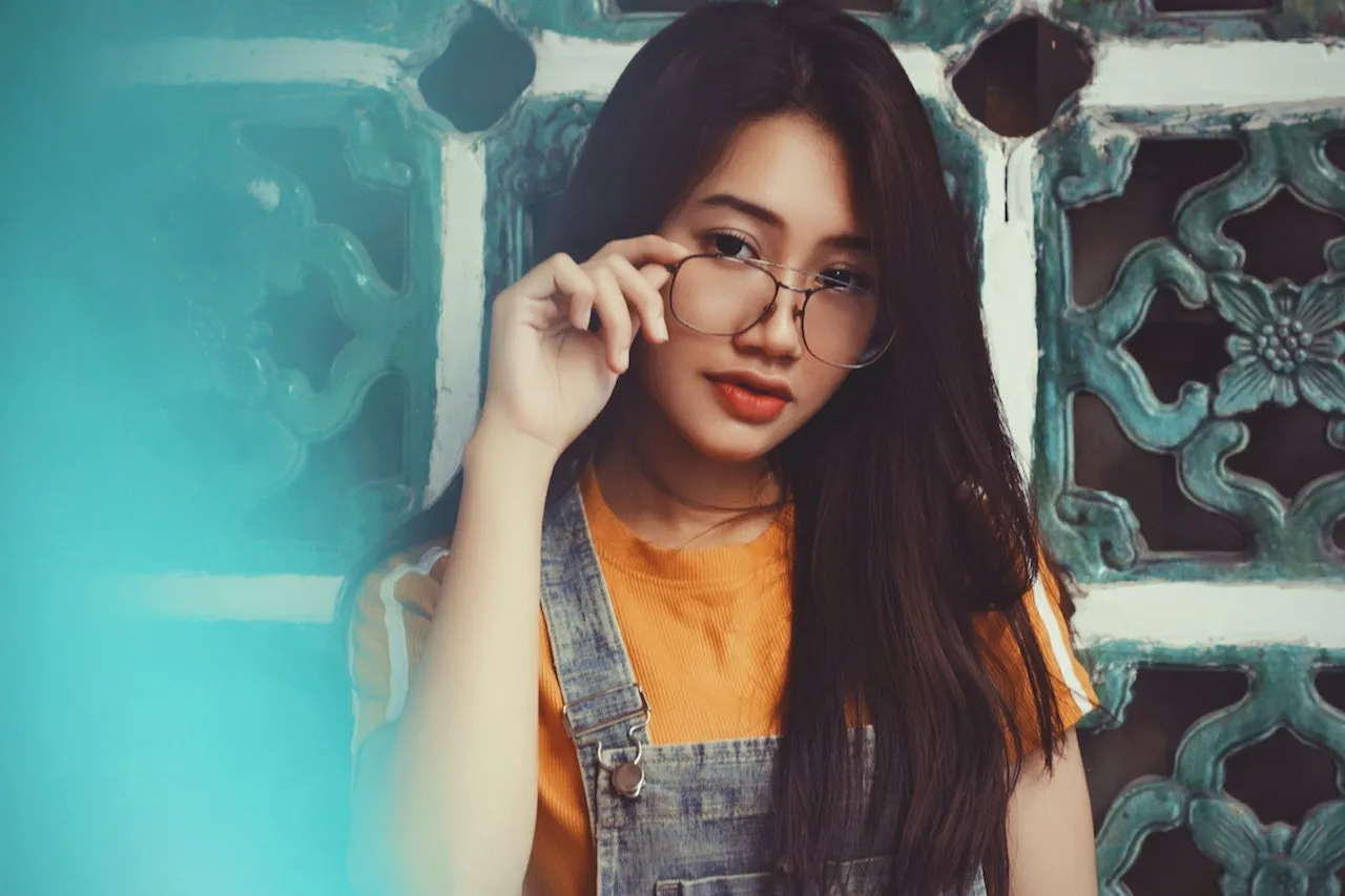 5 Kacamata yang Cocok untuk Bentuk Wajahmu. Mau Pipi Tembem atau Lonjong, Semua Ada Solusinya 10