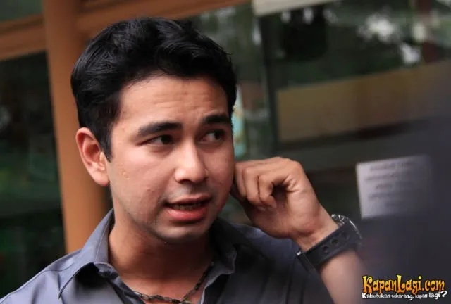 10 Artis Ini Pernah Dibully Gara-Gara Jerawatan. Julidnya Warganet Emang Nggak Ketulungan! 12