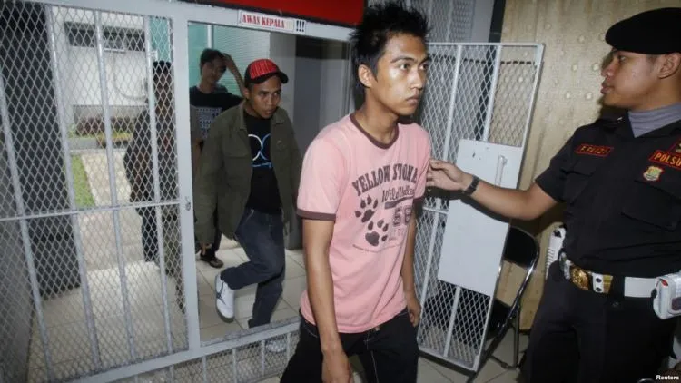 Penjara di Riau Kelebihan Kapasitas. Lihat Deh, Tahanannya Sampai Tidur Menggantung Bak Kelelawar! 8