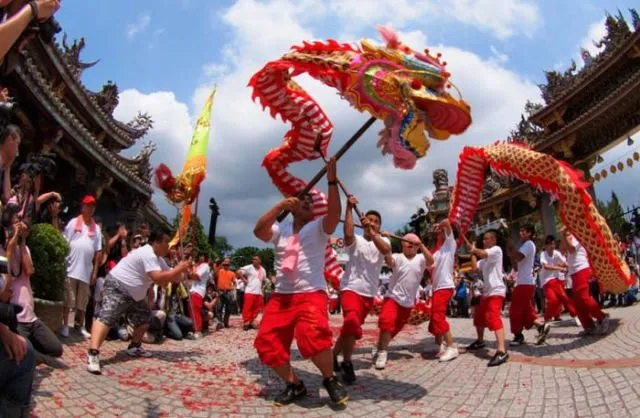 9+ Potret Perayaan Cap Go Meh 2019 di Singkawang yang Menegangkan tapi Spektakuler Abis! 11