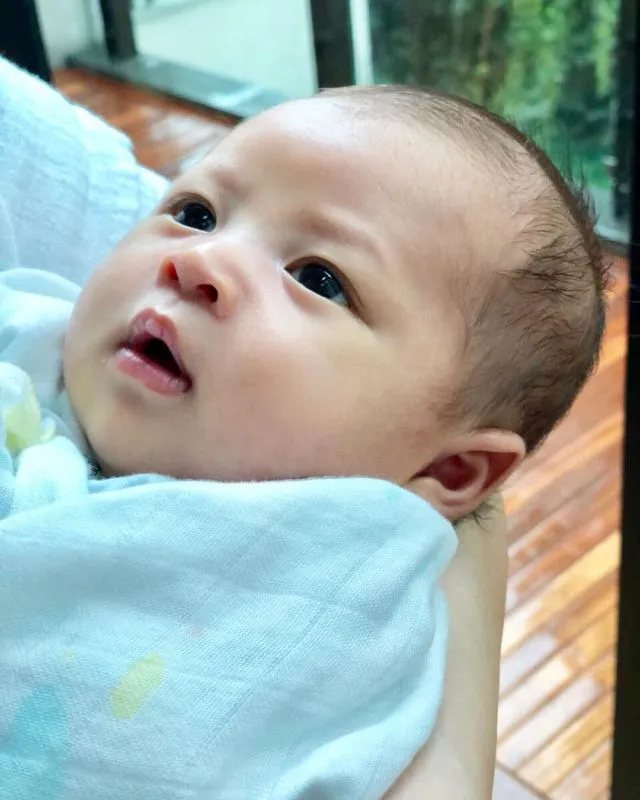 Jadi Hadiah Terindah, Inilah Potret Tumbuh Kembang Raphael Moeis Anak Sandra Dewi. Uw, Gemesh! 14