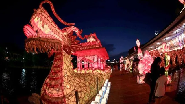 9+ Potret Perayaan Cap Go Meh 2019 di Singkawang yang Menegangkan tapi Spektakuler Abis! 12