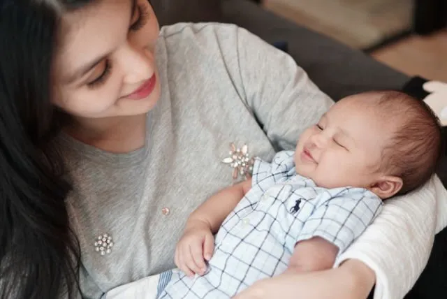 Jadi Hadiah Terindah, Inilah Potret Tumbuh Kembang Raphael Moeis Anak Sandra Dewi. Uw, Gemesh! 16