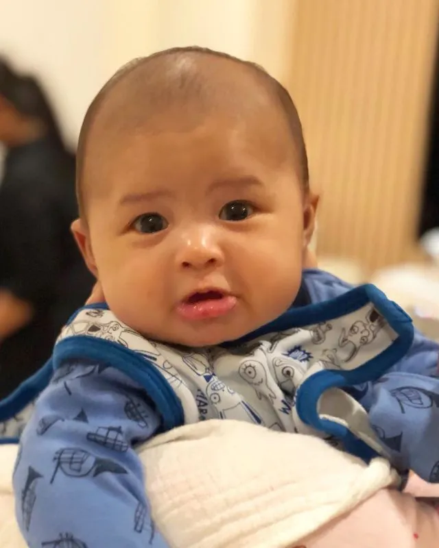 Jadi Hadiah Terindah, Inilah Potret Tumbuh Kembang Raphael Moeis Anak Sandra Dewi. Uw, Gemesh! 17