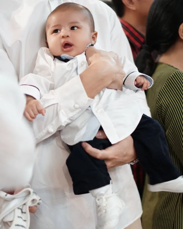 Jadi Hadiah Terindah, Inilah Potret Tumbuh Kembang Raphael Moeis Anak Sandra Dewi. Uw, Gemesh! 18