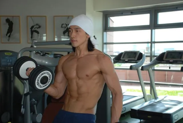 Rain Dicibir Habis Karena Cerita Soal Badan Kekarnya. Salahnya di Mana, Ya? 5