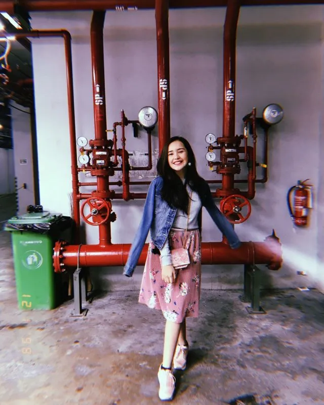 Inspirasi 12 Gaya Beby Tsabina Ini Cocok Buat Muda-mudi yang Pengen Stylish Tapi Nggak Berlebihan 17
