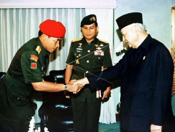 Ironi Bela HAM: Jokowi Sambut Muchdi PR Selaku Pendiri Gerindra dan Terduga Dalang Kasus Munir 7