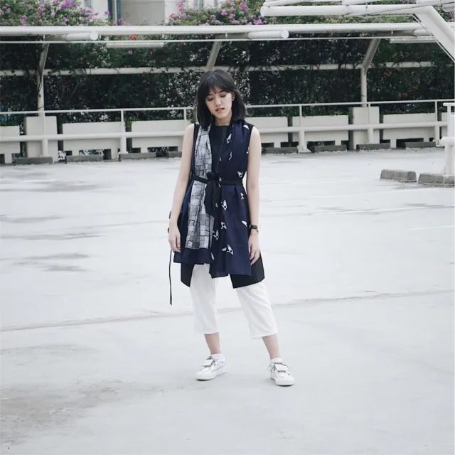 Sontekan 15 Padu Padan Busana Ciamik Ala Ify Alyssa. Nggak Pernah Takut Buat Tumpuk Motif dan Warna 24