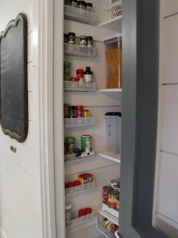 9 Cara Kreatif Menyimpan Bumbu Dapur. Ringkas dan Nggak Bakal Ribet Nyarinya Lagi 16