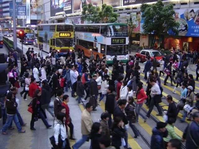 Realita Budaya Jalan Kaki di Dunia. Justru di Negara Berflower Kayak Indonesia, Jalan Kaki Itu Sulit 11