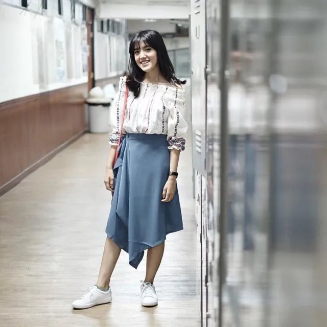 Sontekan 15 Padu Padan Busana Ciamik Ala Ify Alyssa. Nggak Pernah Takut Buat Tumpuk Motif dan Warna 21